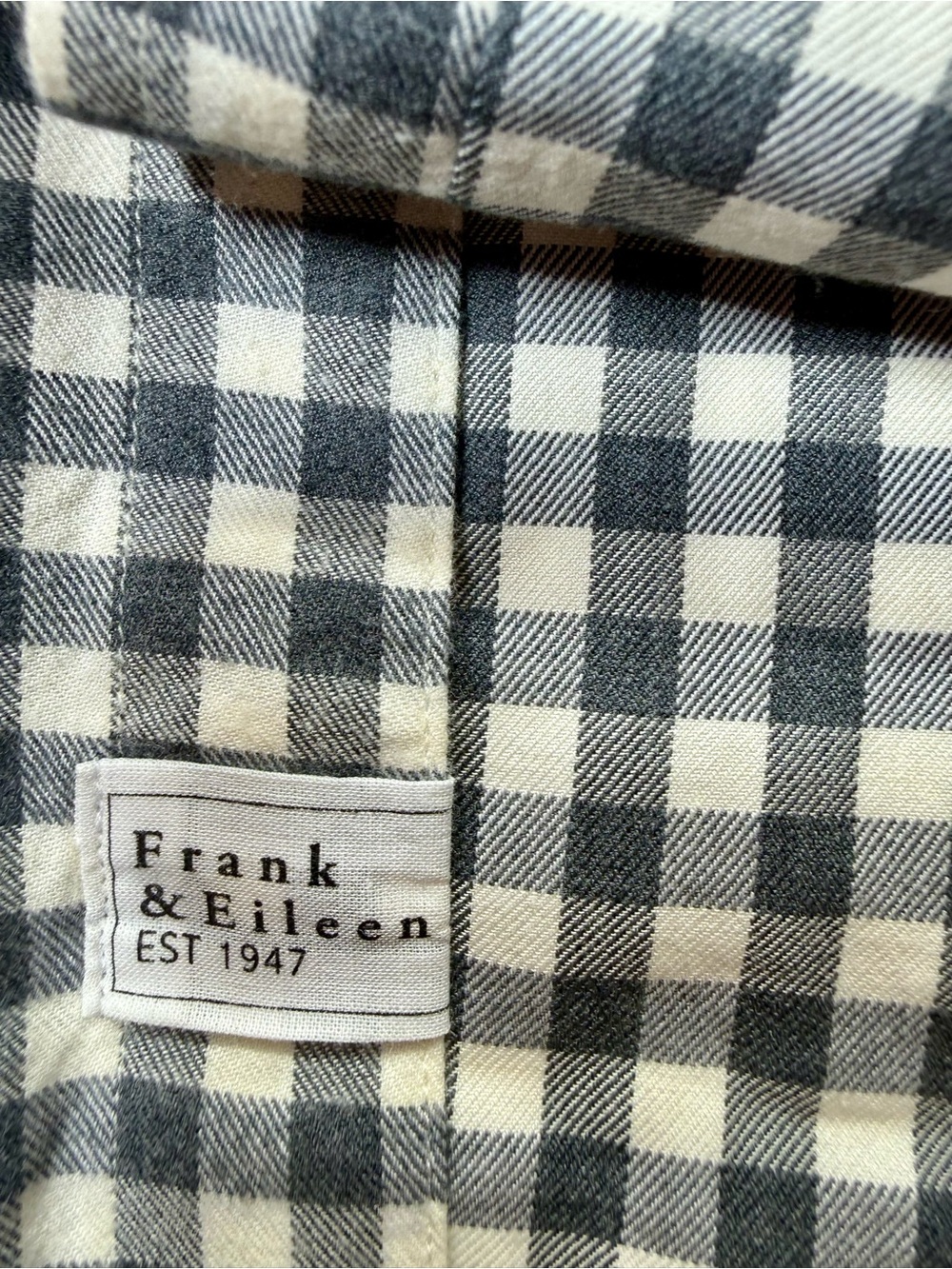 Frank & Eileen Barry Gray and White Gingham Button-Down Shirt Size Small - Picture 10 of 12